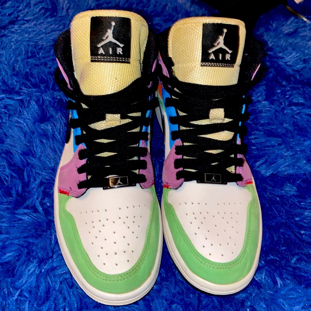 Pastel Nike Jordan 1 with Suede detailing, Size 9, used, good condition